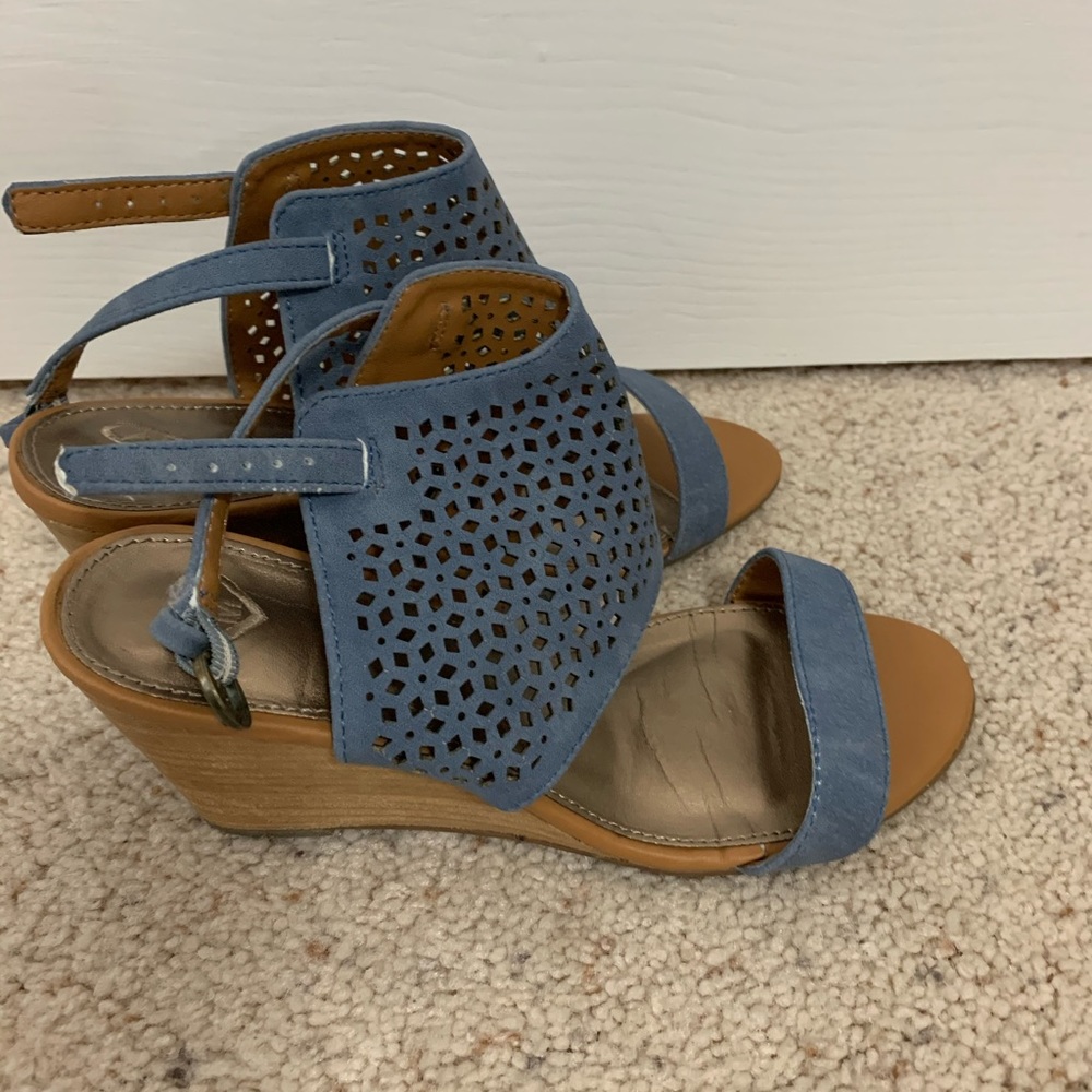Madeline blue detailed sandals
